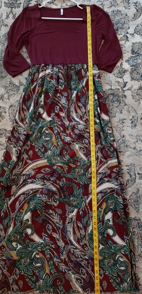 Pinkblush Dresses & Skirts - Pink Blush Wine Paisley 3/4 Sleeve Maxi Dress